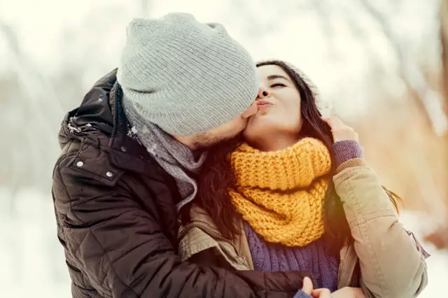 Kissing-in-Winter-Dress